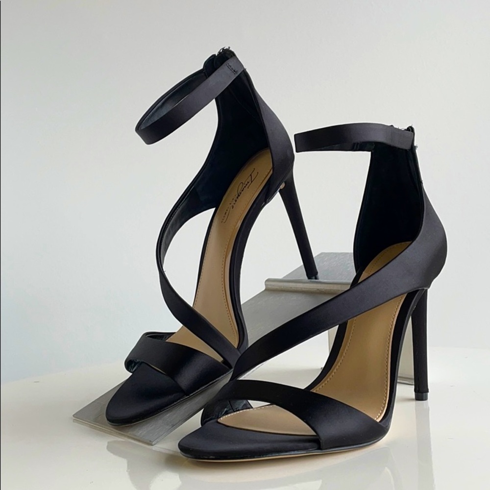 Vince Camuto Sandals